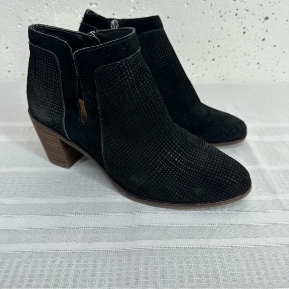 Lucky Brand size 9 Ponic Black Suede Ankle Boots Bootie - Picture 3 of 17